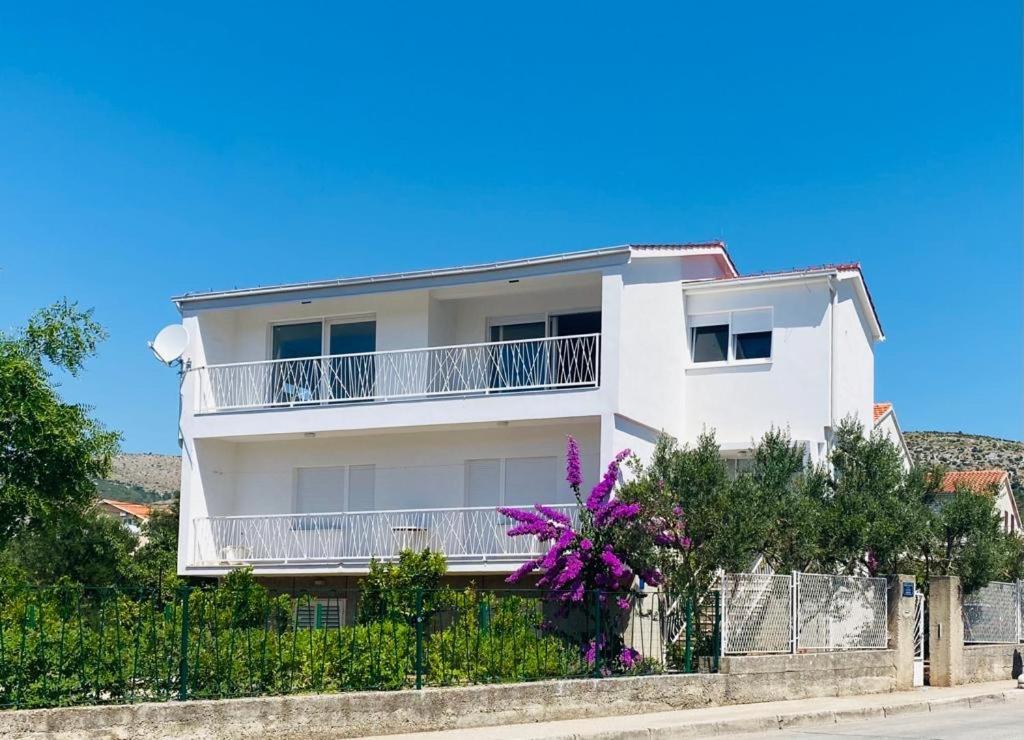 Apartment Paulina Trogir Exterior photo