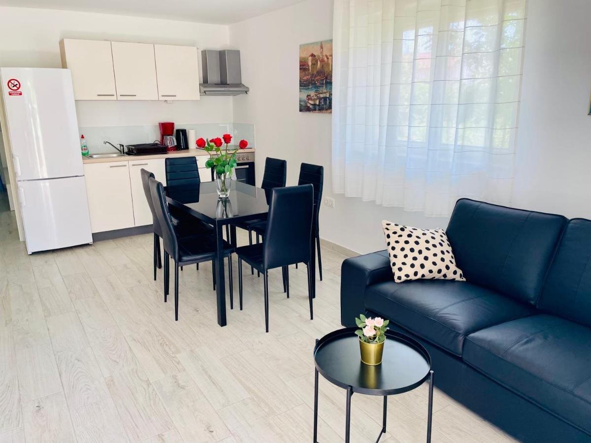 Apartment Paulina Trogir Exterior photo