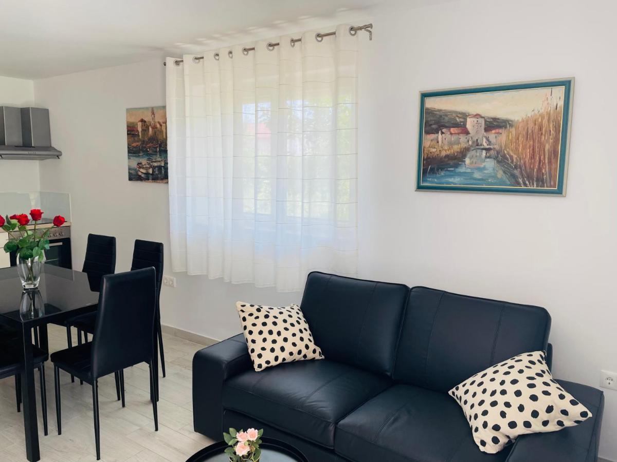 Apartment Paulina Trogir Exterior photo